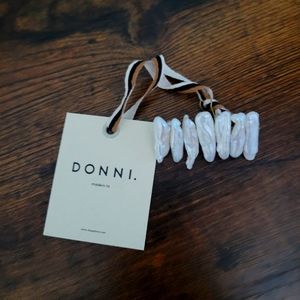 Donni. PEARL STICK BARRETTE SMALL